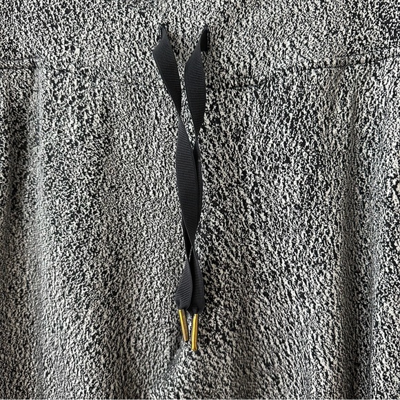 Lululemon Ready to Rulu Pant, Spray Jacquard Black & White Joggers, Size 6 - Picture 5 of 14